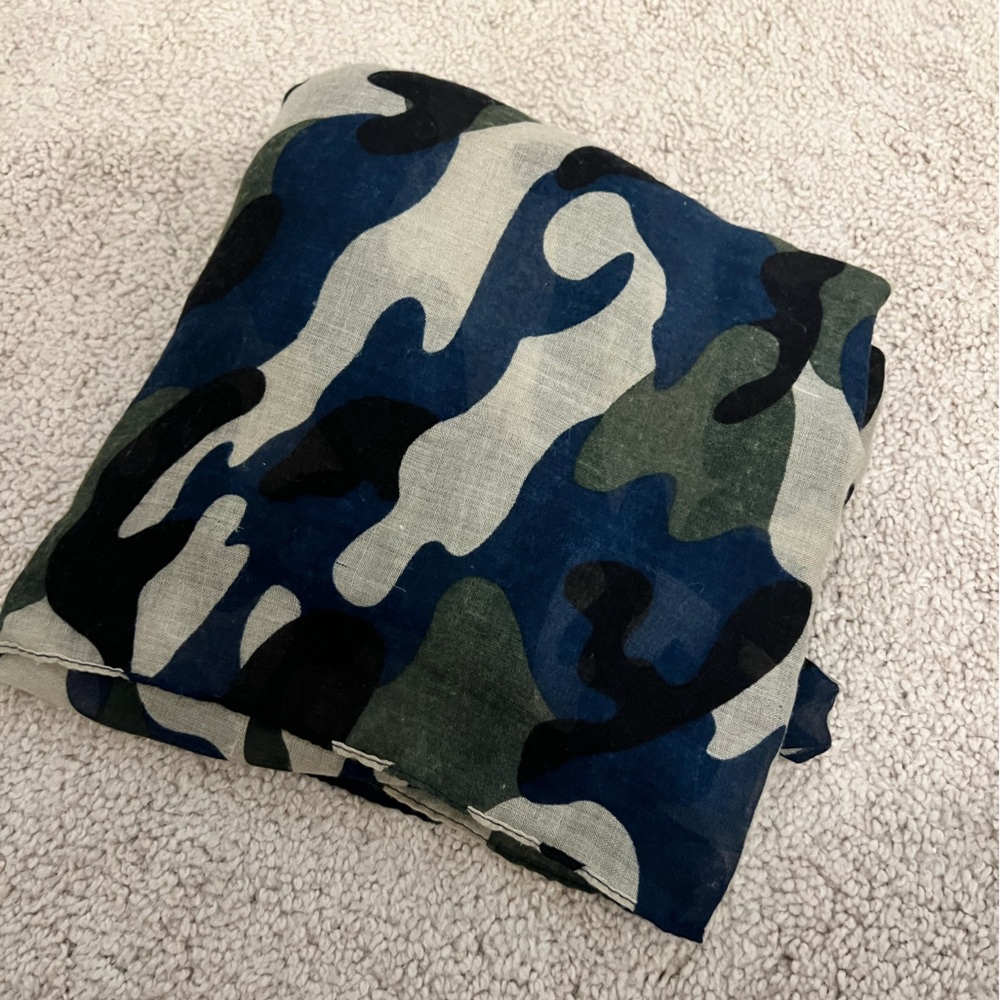 Camo scarf